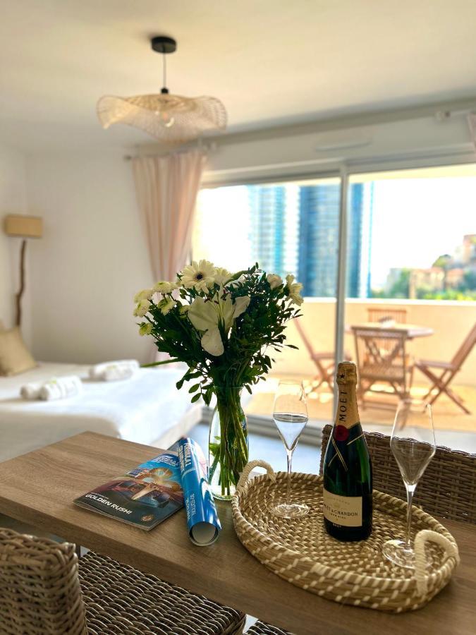 Luxueux Studio Neuf - Frontiere Monaco - Piscine - Parking Prive Zewnętrze zdjęcie